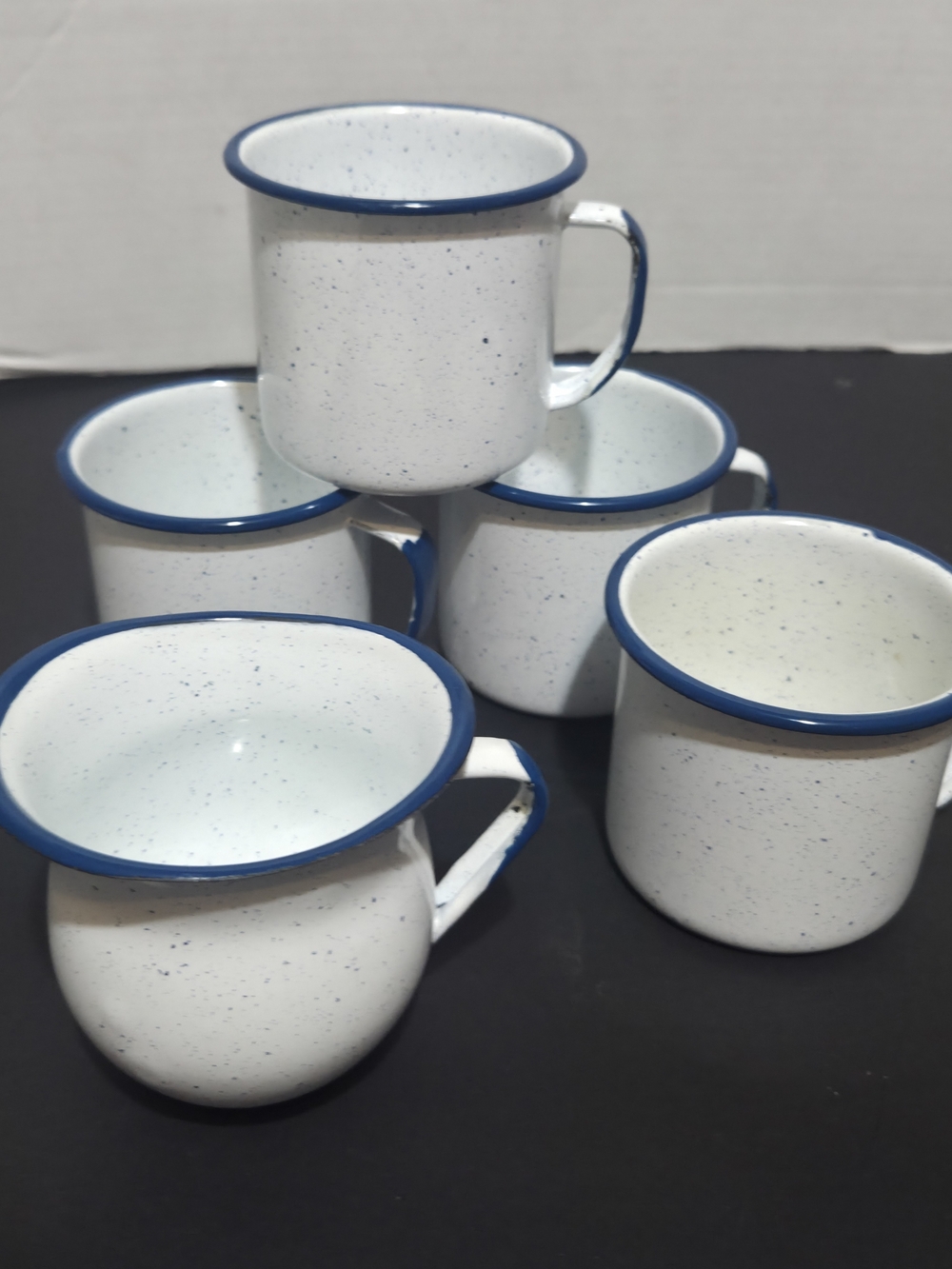 Campfire Mugs White Enamel Speckled Blue Set Of 4 Mugs & Creamer NWOT